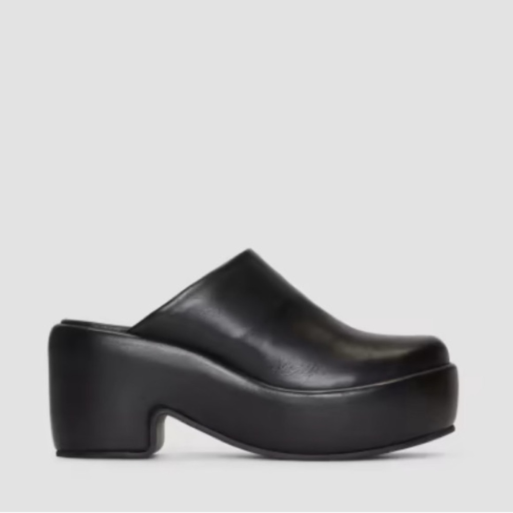 EVERLANE THE PUFFA CLOG